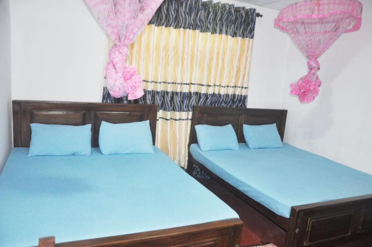 Impress Holiday Home Anuradhapura Eksteriør billede