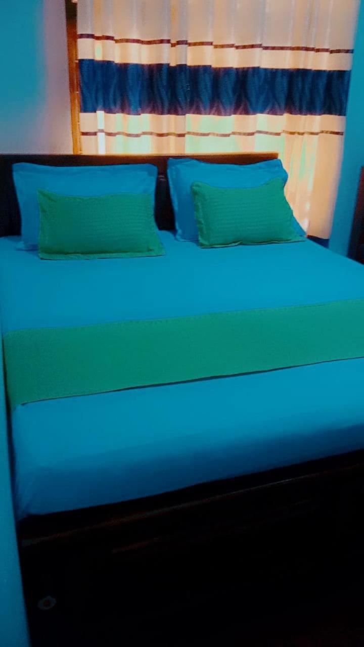 Impress Holiday Home Anuradhapura Eksteriør billede