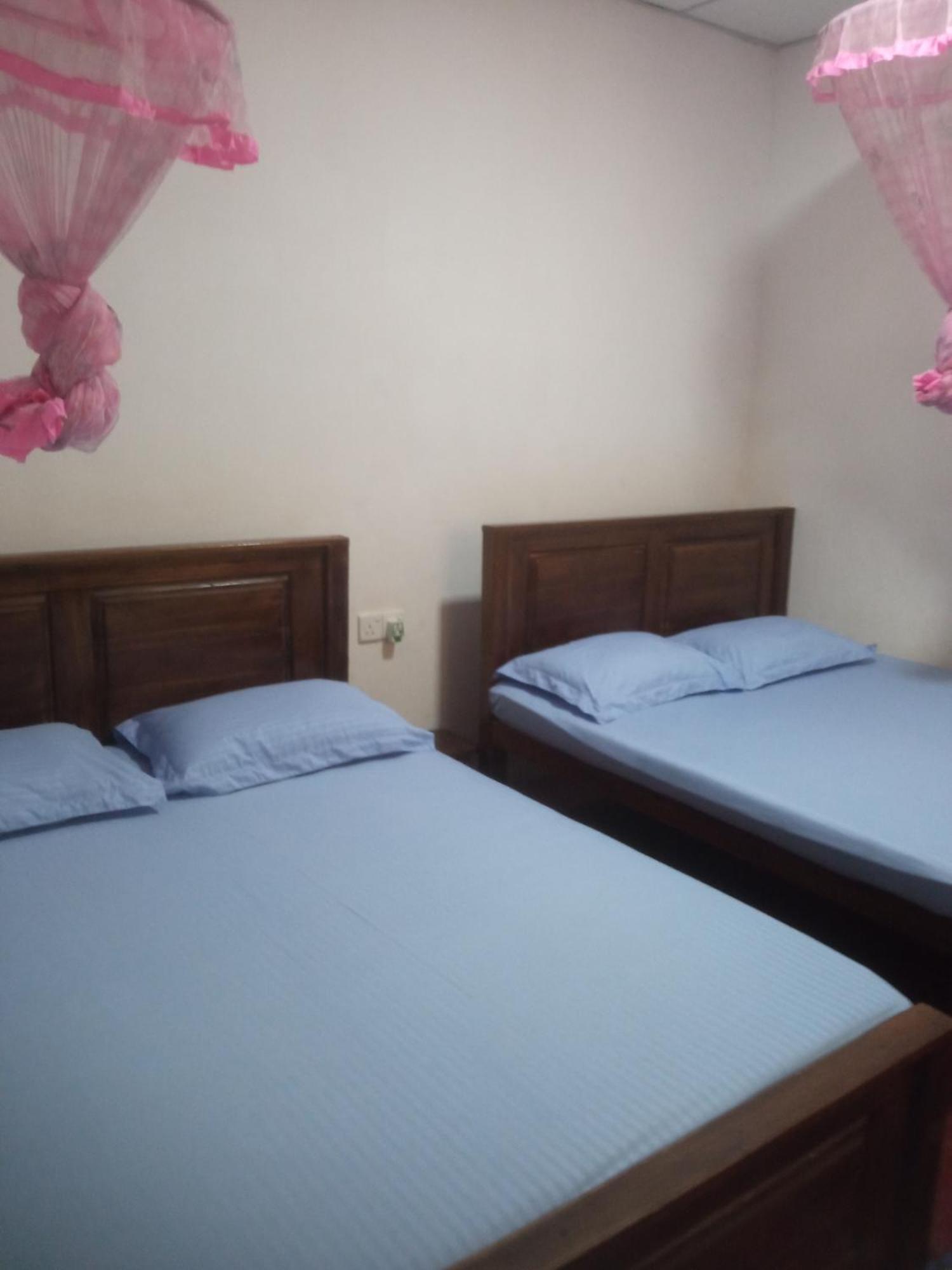 Impress Holiday Home Anuradhapura Eksteriør billede